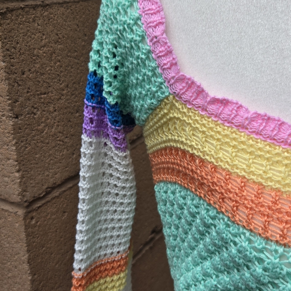 Boho Crochet Long Sleeve Crop Top - Picture 2 of 8